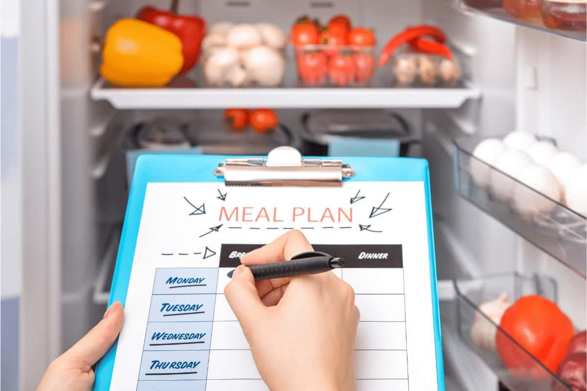 Easy meal planning for busy moms with weekly family meal prep and organized fridge