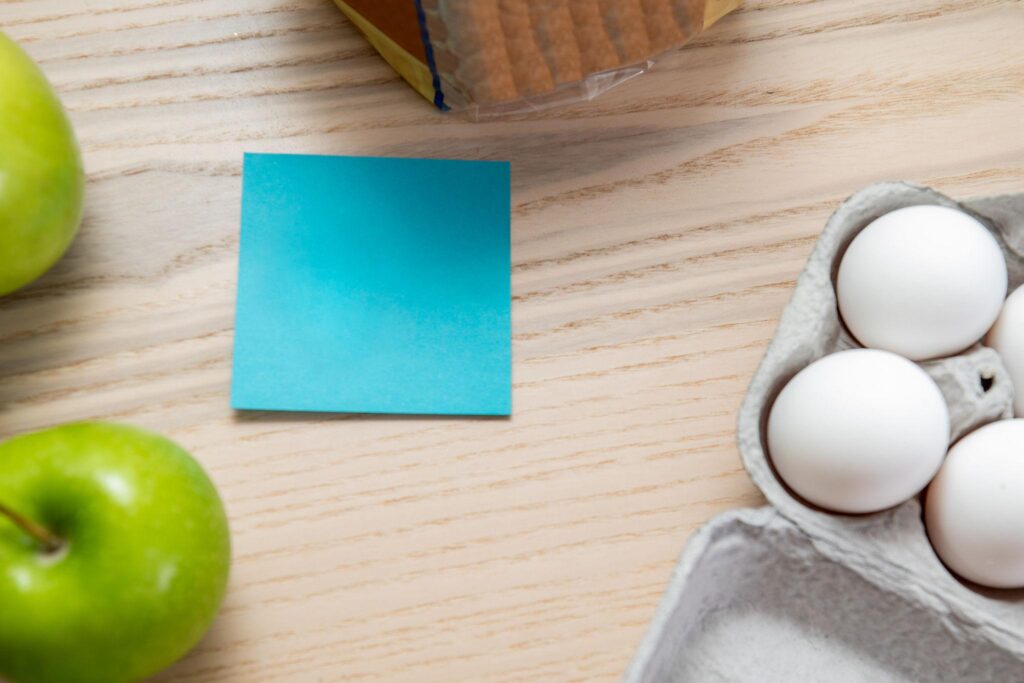 Meal plan and grocery list in family home